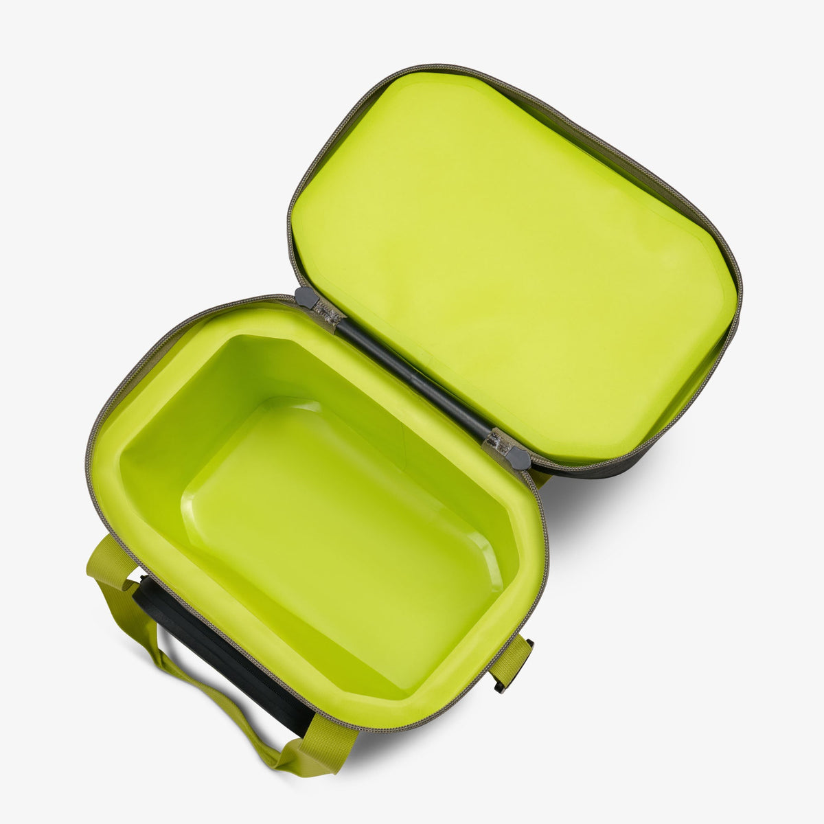 trailmate-18-can-cooler-bag-k0 00066772-O2.jpg